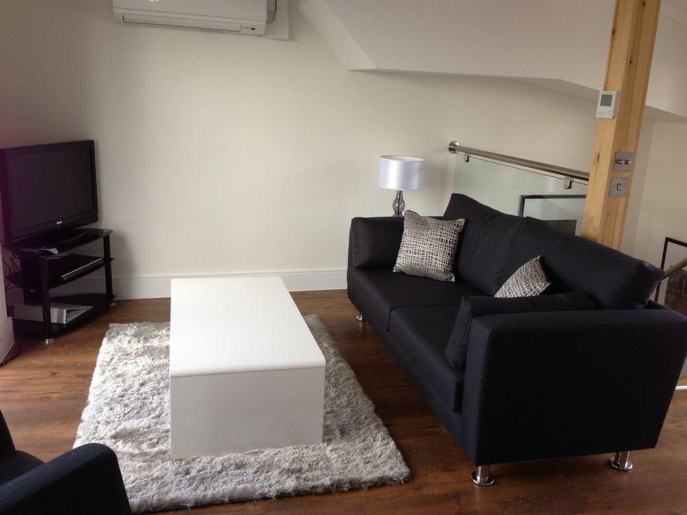 Max Serviced Apartments Commercial Road Londres Exterior foto