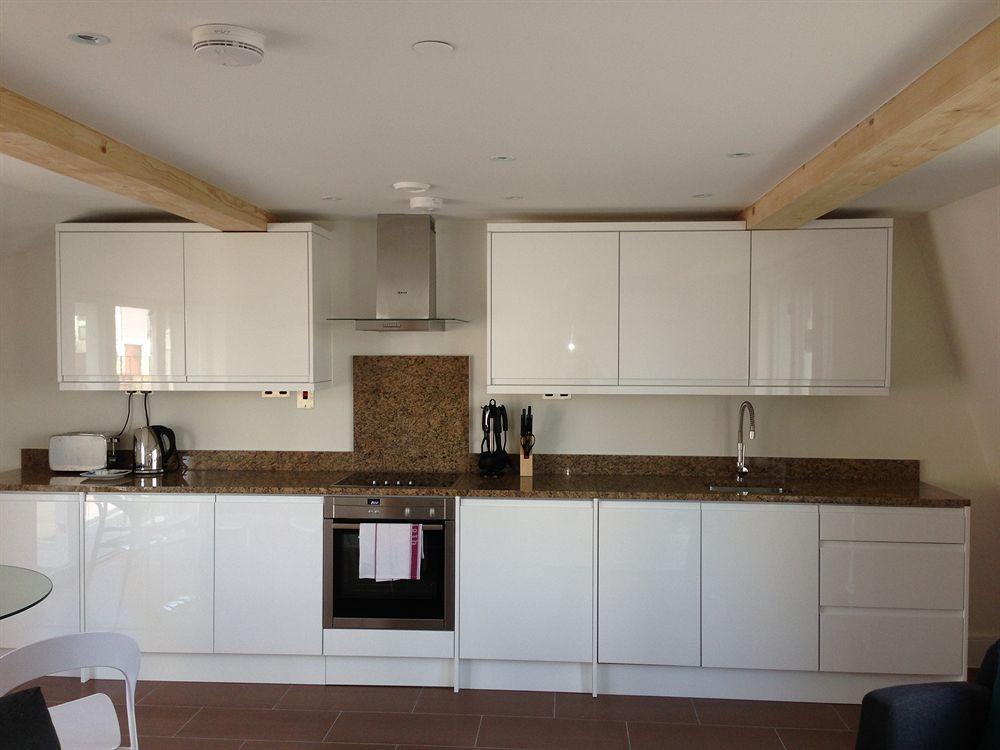 Max Serviced Apartments Commercial Road Londres Exterior foto